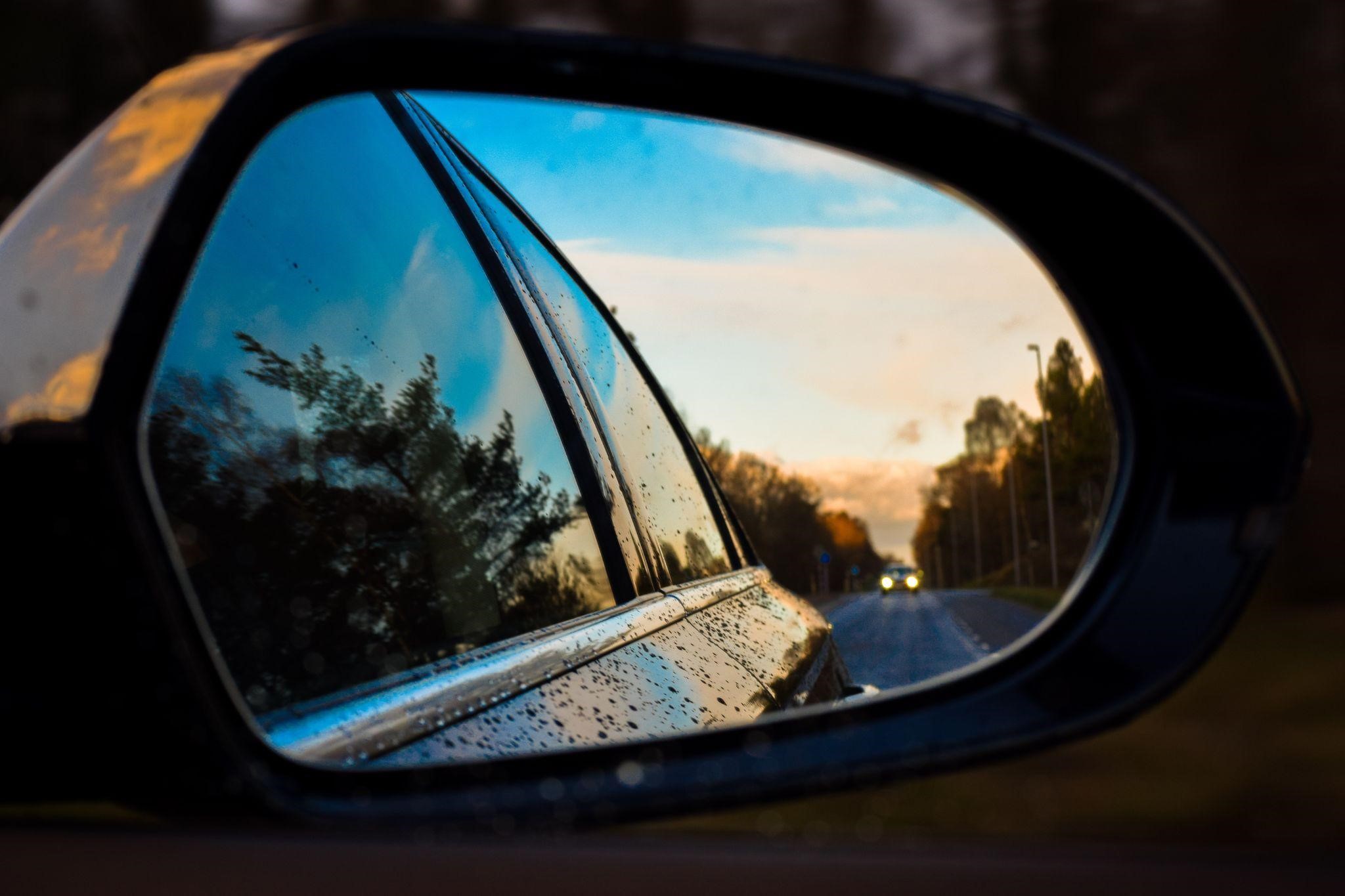 Replacing Old Mirrors: Painted Mirrors And Their Benefits