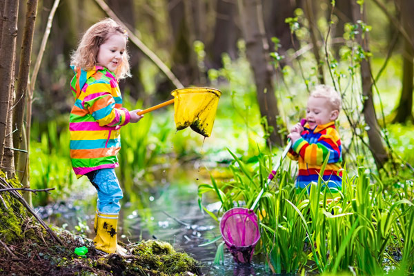 Outdoor Activities for Kids: Ideas & Tips