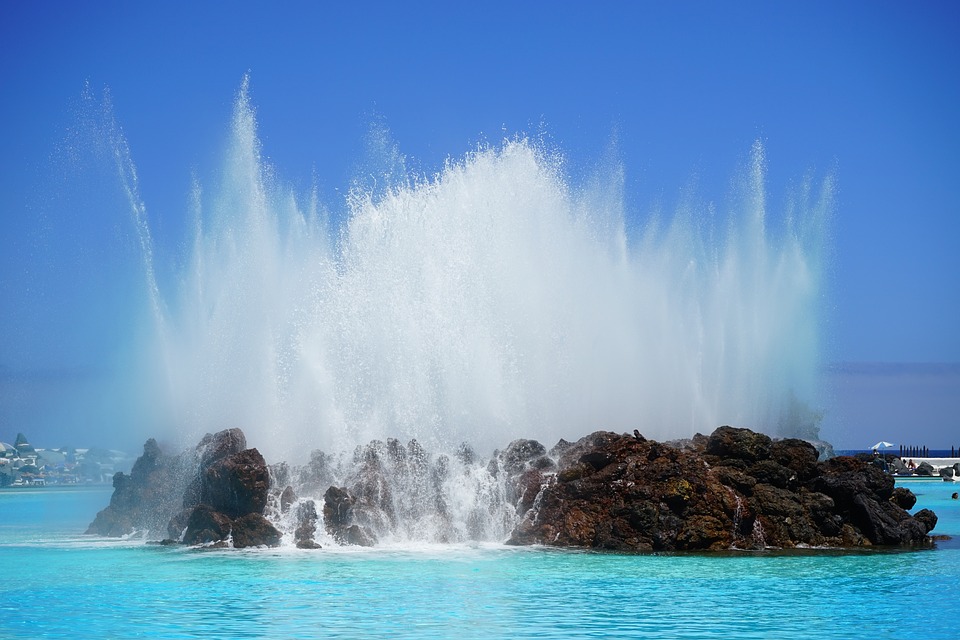 Looking for an Outdoor Fountain? Here are Some Buying Tips