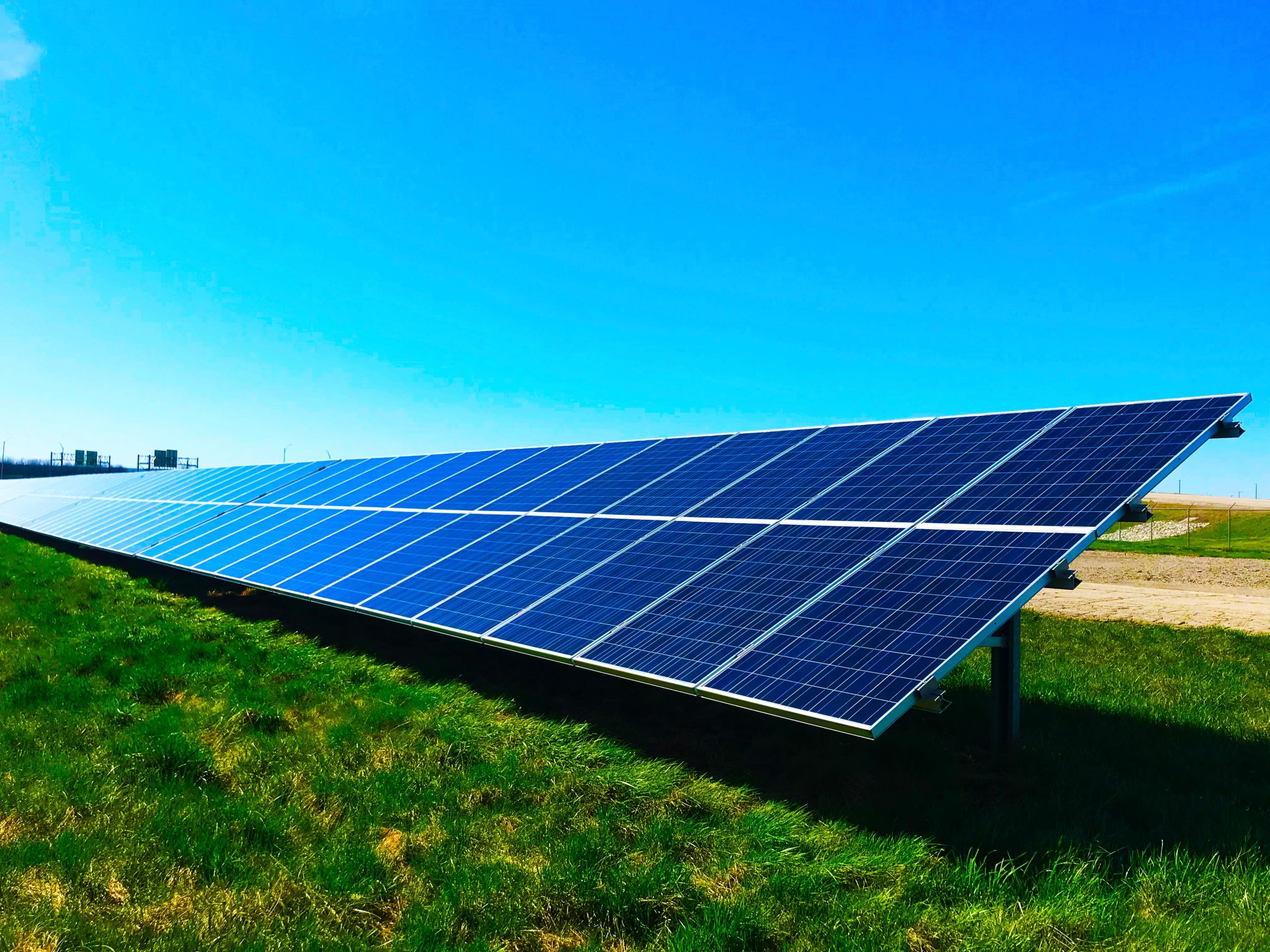 Sizing Solar Panel Systems: Determining the Optimal Capacity for Your Needs