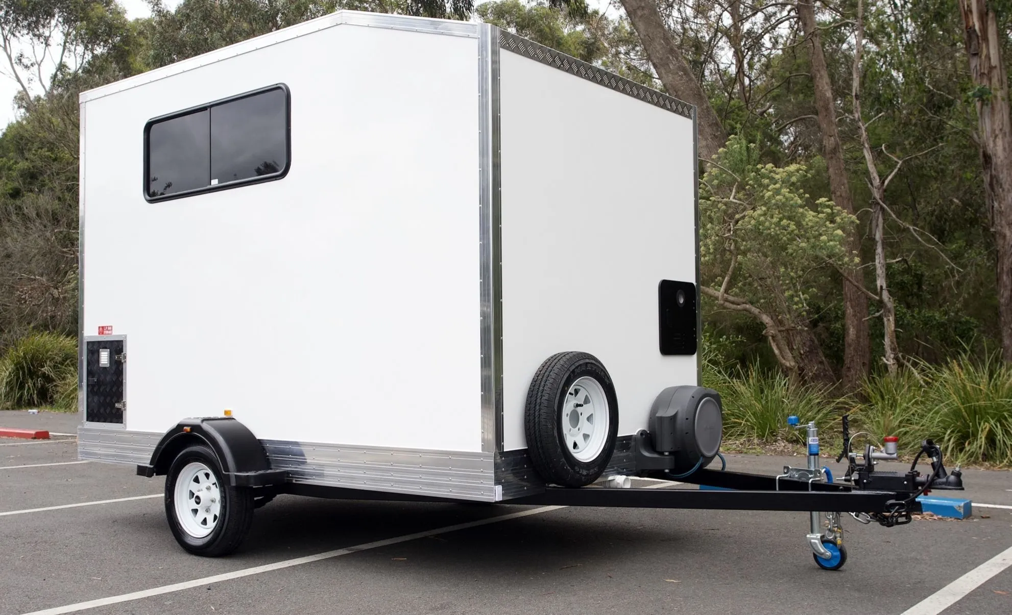 Grooming Trailers: 4 Features To Look For